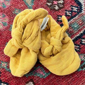 EllieFunDay GOLDEN MUSTARD PIGMENT KNOTTED Baby BOOTIE 6-12M